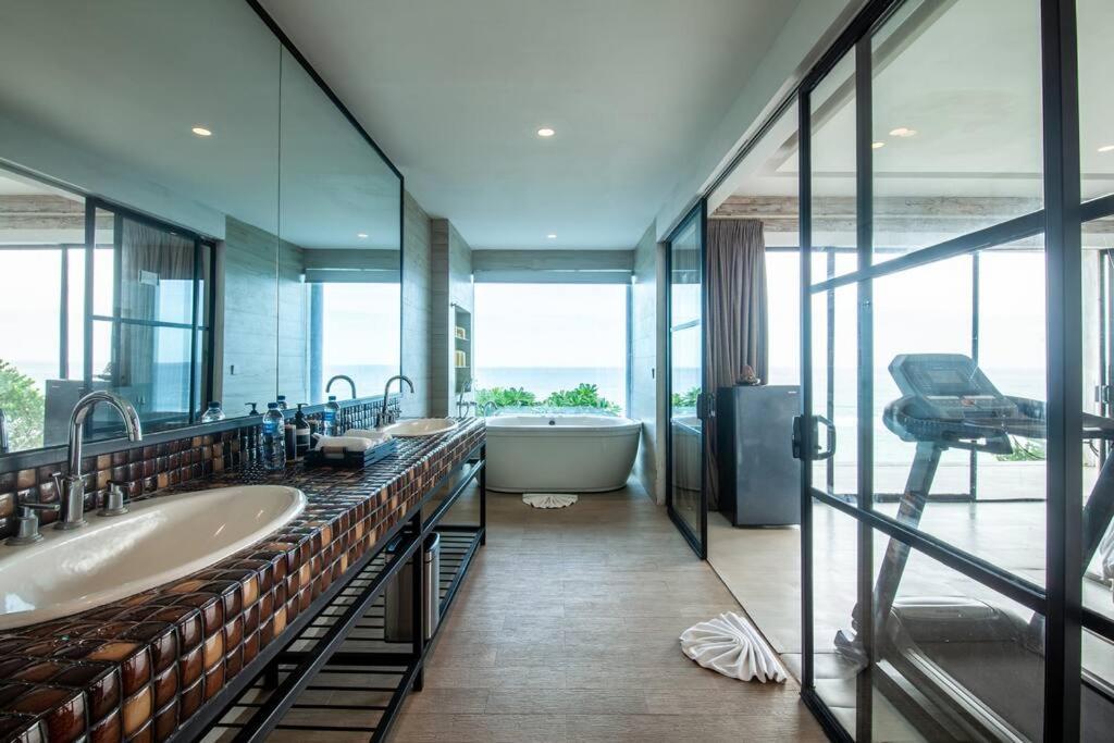 Nusa Dua Ocean View With Private Beach Εξωτερικό φωτογραφία